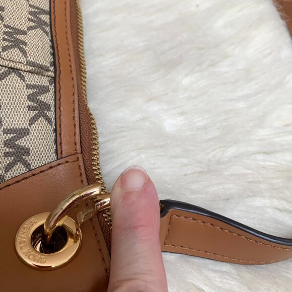 MICHAEL KORS JET SET Logo Nat'l/Acorn Large Pleated NS Convertible Shoulder Bag - Picture 14 of 16